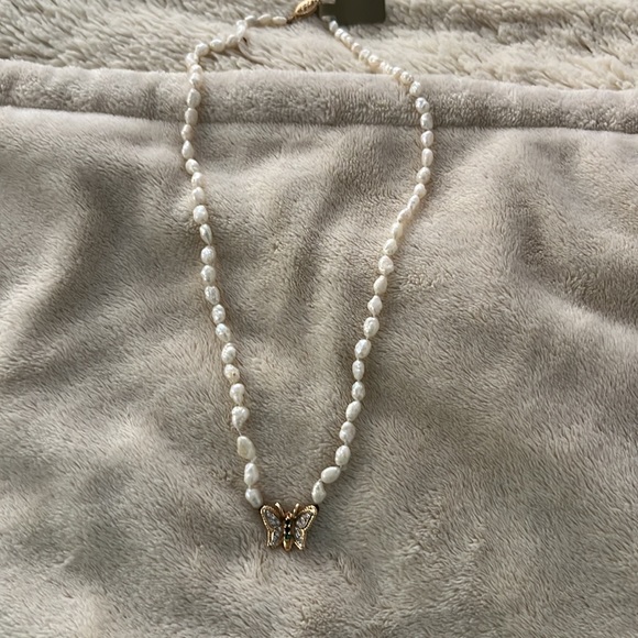 Fresh water Pearls and gold/Diamond/emerald stone butterfly - Picture 2 of 5